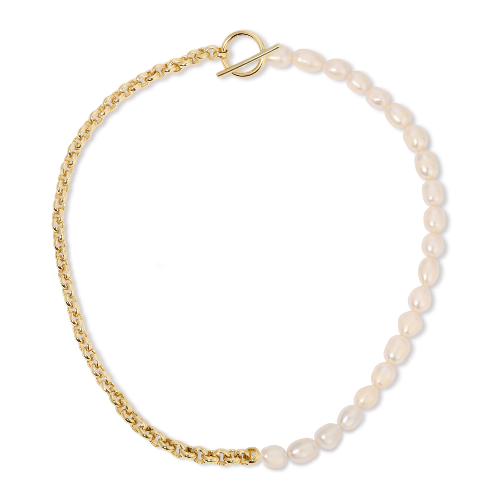 Gold chain and pearl necklace from the Rosie Necklace collection for a chic look